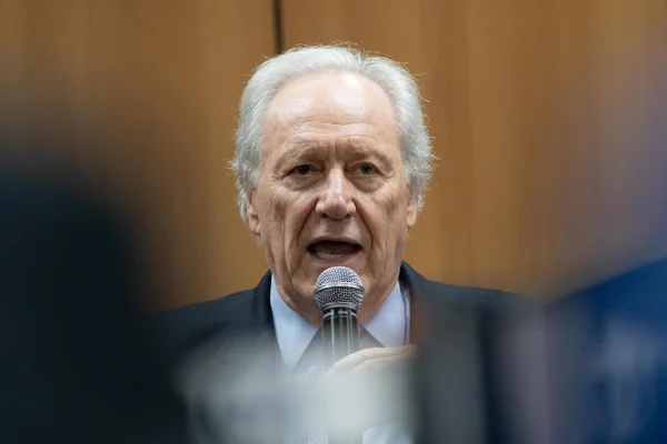 Lewandowski diz a aliados que quer ficar no ministério até 6ª