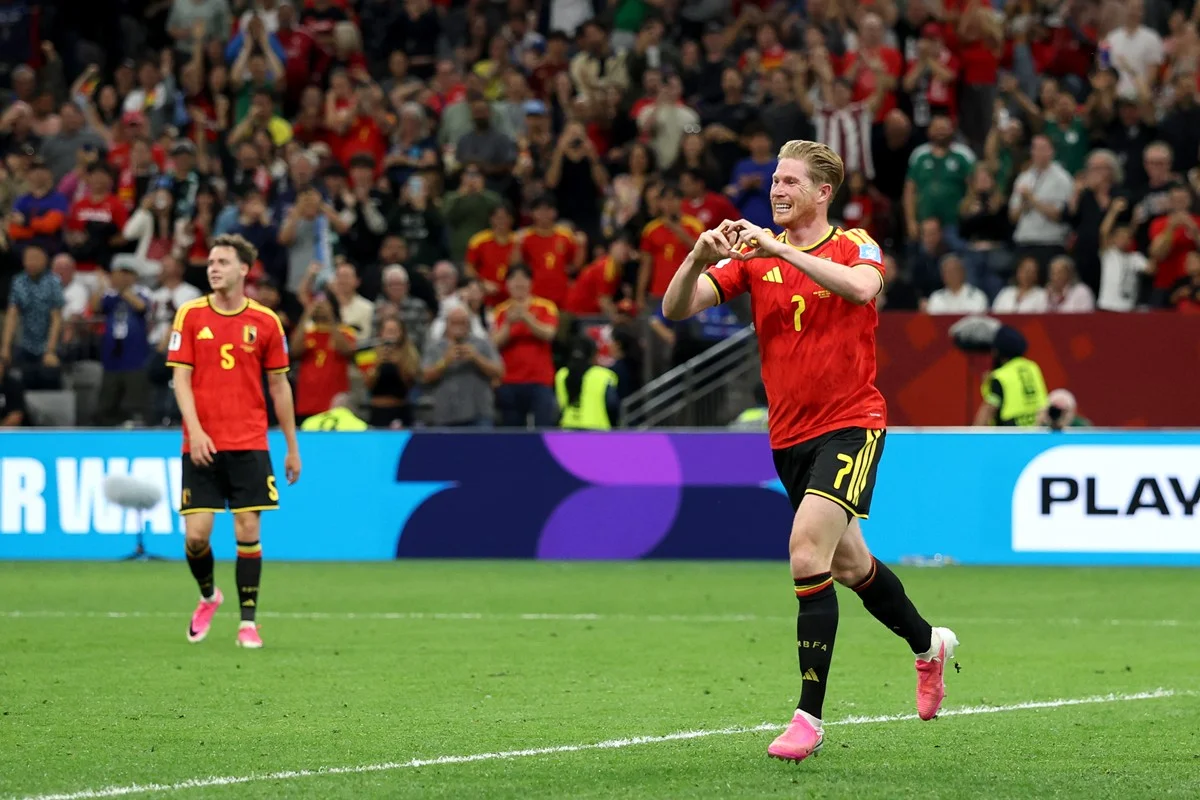 Kevin De Bruyne ampliou o placar com um chute rasteiro de fora da área Kevin De Bruyne ampliou o placar com um chute rasteiro de fora da área