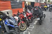 Motoboys na região central de São Paulo Motoboys na região central de São Paulo