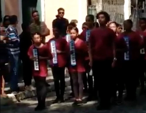 Alan Campos da Costa, prefeito de Mangaratiba (RJ), repetiu palavrões durante discurso da semana da pátria para banda de escola municipal