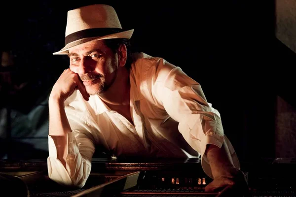 Eduardo Rangel interrompe hiato de um ano para lançar novo show cênico