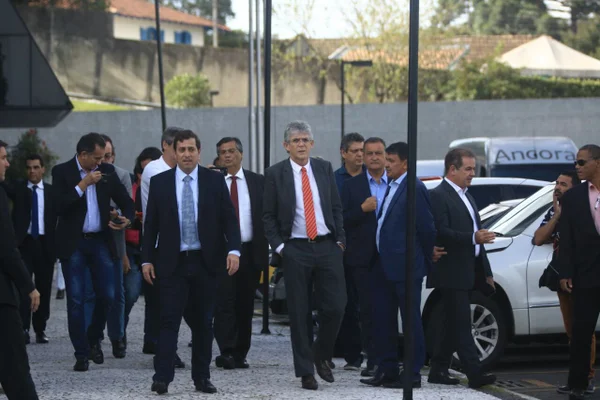 Governadores escrevem a Lula: “Estivemos aqui e sempre estaremos”