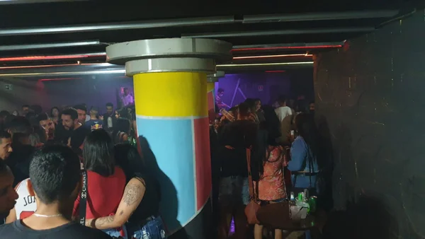 Boate é fechada e multada após promover aglomeração em plena pandemia