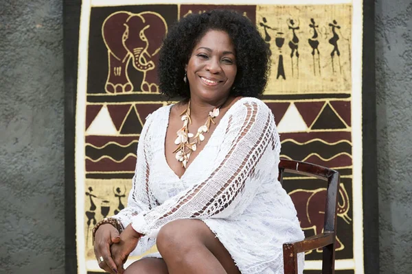 Cantora de Brasília, Dhi Ribeiro está na trilha de “A Força do Querer”