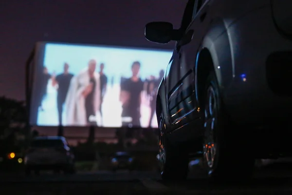 Imagem colorida do Cine Drive-In - Metrópoles