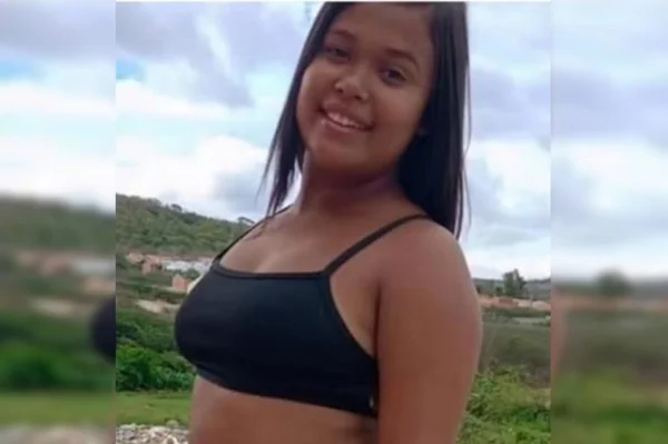 adolescente sorrindo