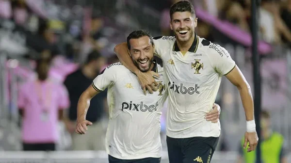 Novo time de Messi perdeu para o Vasco de goleada; veja como foi