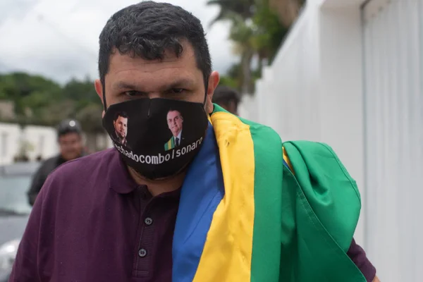 logueiro bolsonarista Oswaldo Eustáquio, após a determinação de prisão domiciliar e tornozeleira eletrônica