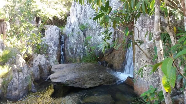 imagem colorida cachoeira lava pés cavalcante
