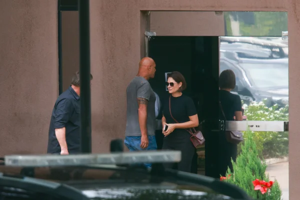 Após visitar Bolsonaro na prisão, Michelle posta: “Confie em alguns”