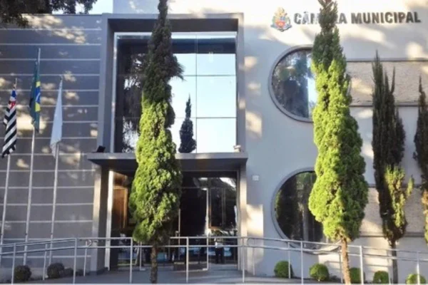 Câmara de Vereadores tem concurso aberto com salários de R$ 11 mil