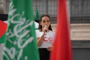 Izadora Dias discursa em ato pelo Dia Internacional das Mulheres Izadora Dias discursa em ato pelo Dia Internacional das Mulheres