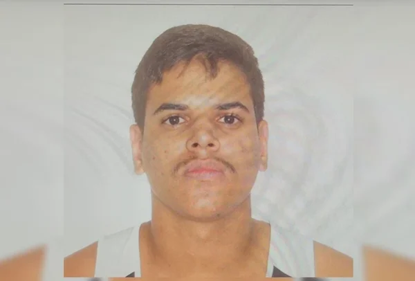 homem de bigode