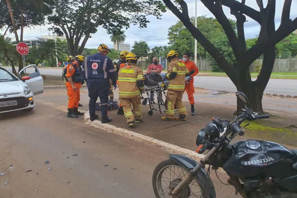 pessoa em maca