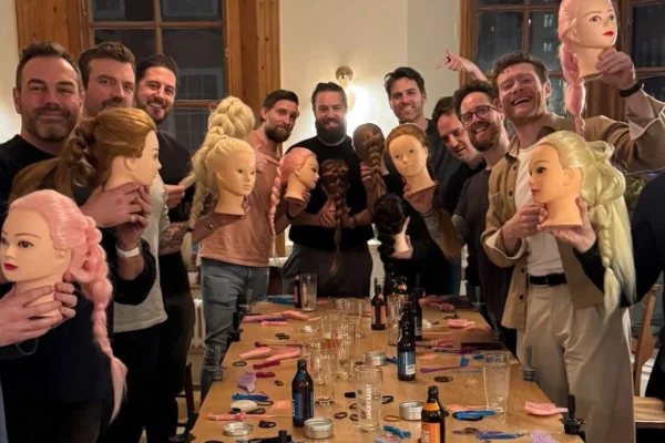 grupo de pais reunidos
