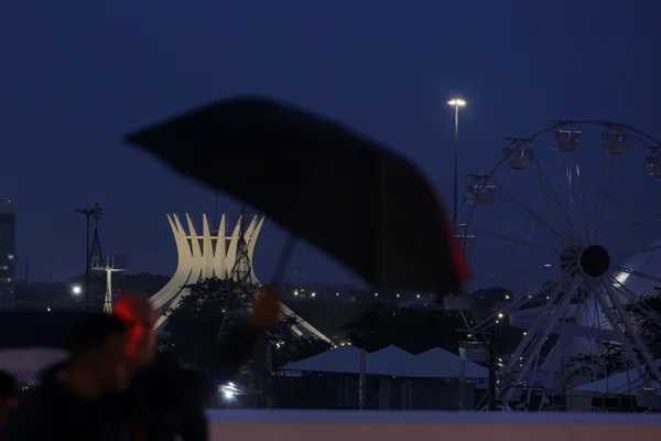 Chuva em Brasília Plano Piloto - Metrópoles