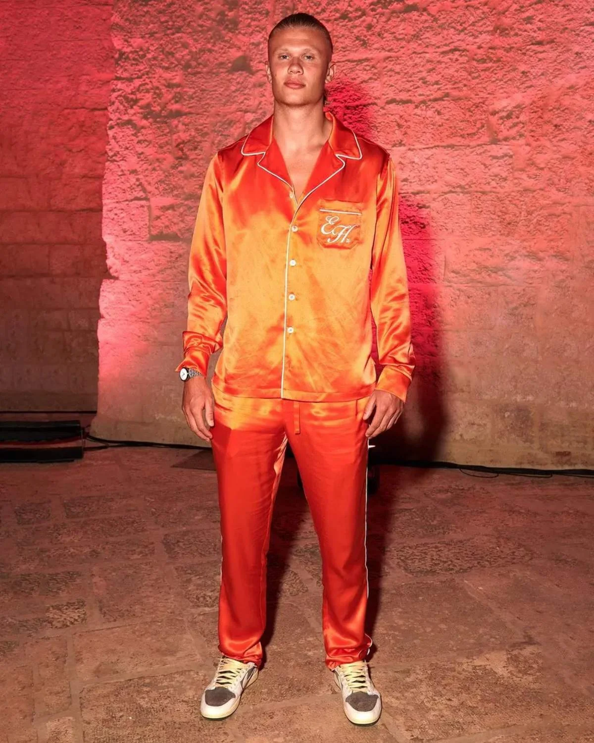 Visual assinado pela grife italiana Dolce & Gabbana Visual assinado pela grife italiana Dolce & Gabbana