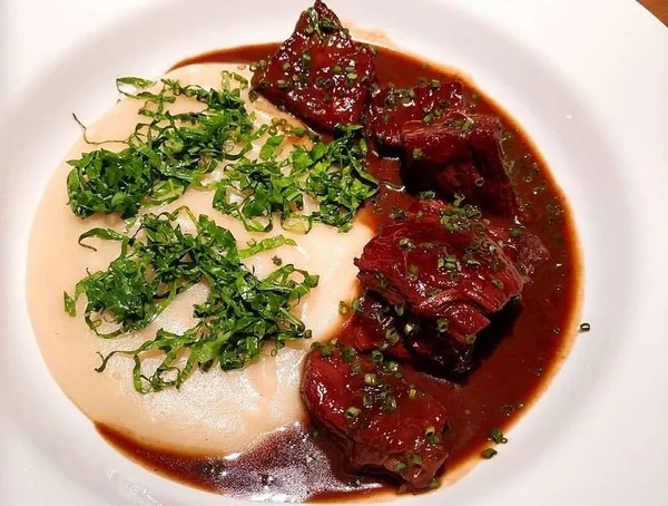 Cinco menus do Panelas da Casa que têm carne no prato principal