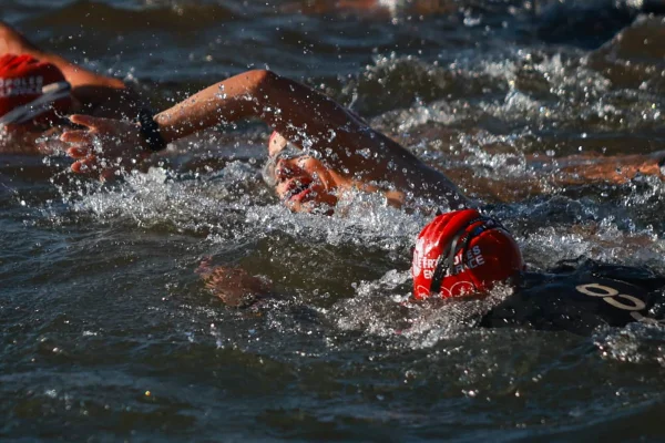 Fotos coloridas do Aquathlon do Metrópoles Endurande - Metrópoles
