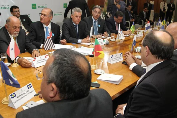 Governadores elaboram pauta para levar à presidente do STF