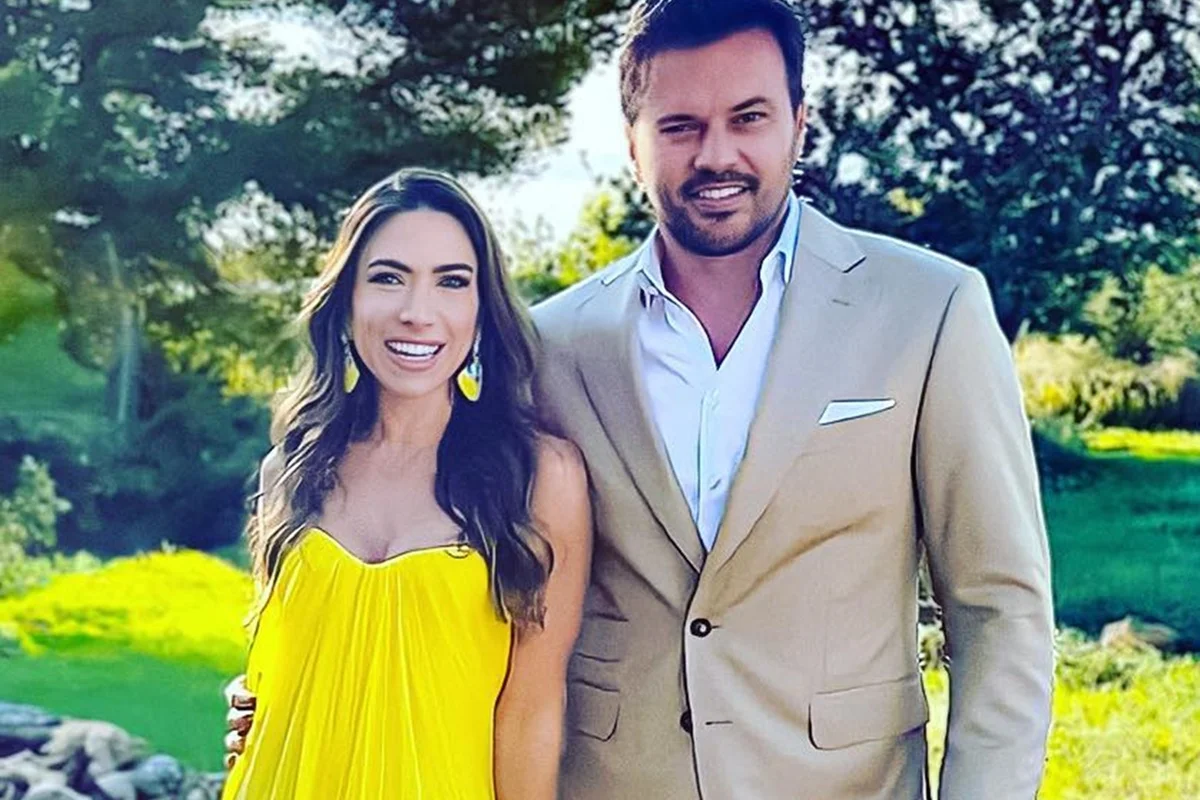 Patrícia Abravanel e Fábio Faria viram seu casamento virar assunto na web Patrícia Abravanel e Fábio Faria viram seu casamento virar assunto na web