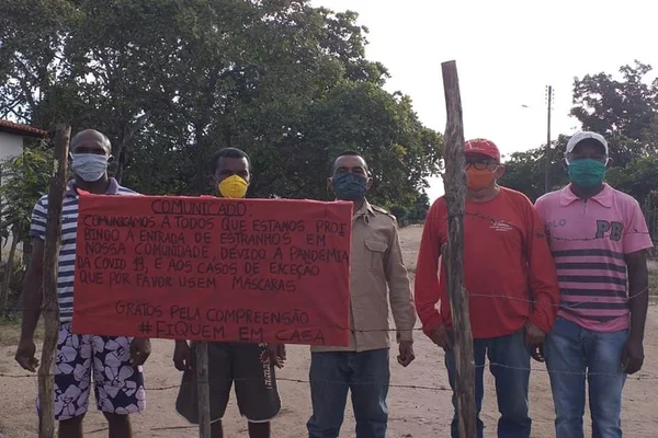 Moradores fazem lockdown improvisado em assentamento para proteger idosos