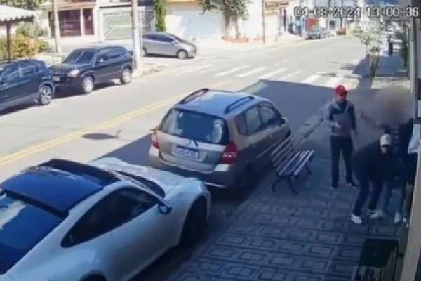 Motorista de Porsche é assaltado em Santo André, SP- Metrópoles