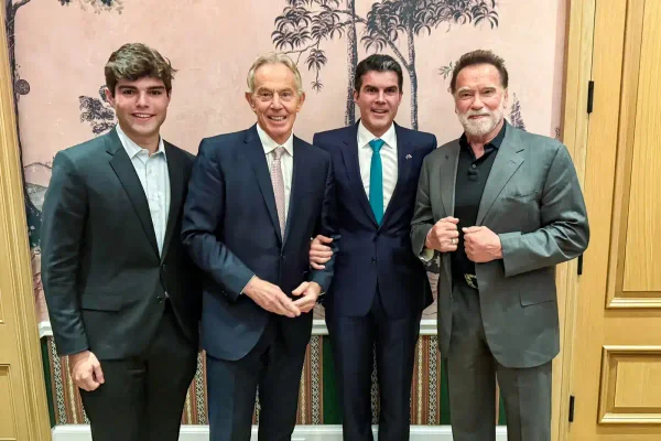 Helder Filho, Tony Blair (Ex-primeiro-ministro do Reino Unido), Helder Barbalho (governador do Pará) e Arnold Schwarzenegger (ex-governador da Califórnia) em Nova York