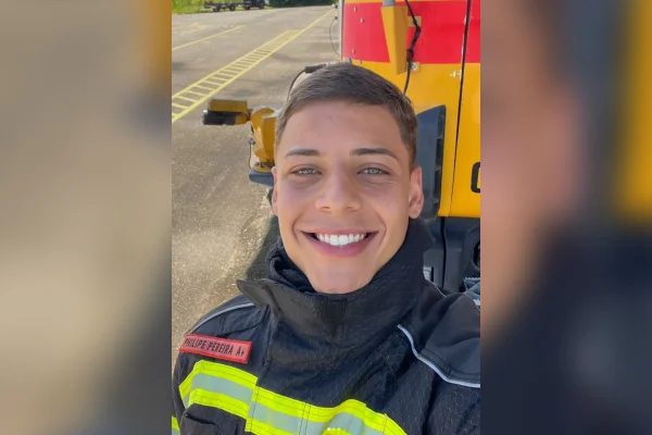 Militar goiano bomba nas redes com vídeos da Aeronáutica