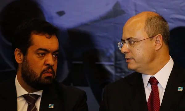 Senador oficializa pedido de convocação de Witzel e Claudio Castro