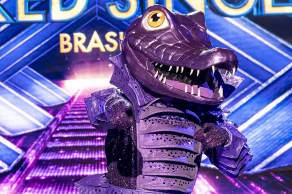 Quem é a Jacaré do The Masked Singer? Filha de ícone do samba engana jurados