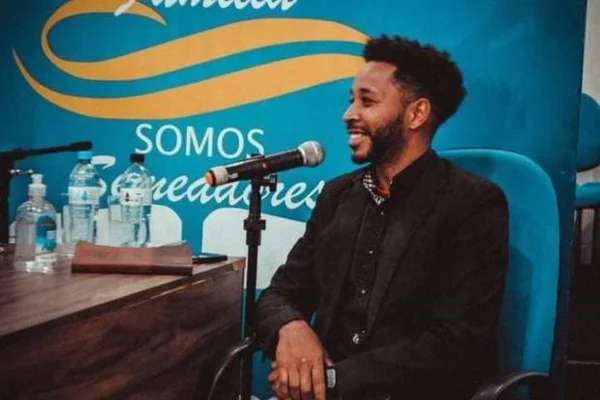Valdenei Lopes de Sousa