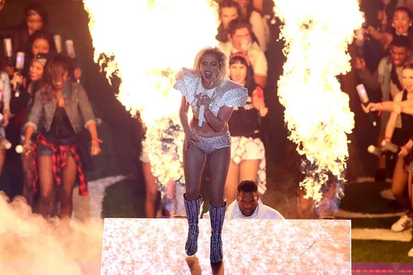Confira fotos da participação de Lady Gaga no RuPaul’s Drag Race