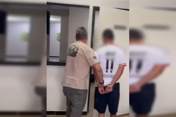 Homem esfaqueia amigo da esposa por ciúmes no Entorno do DF