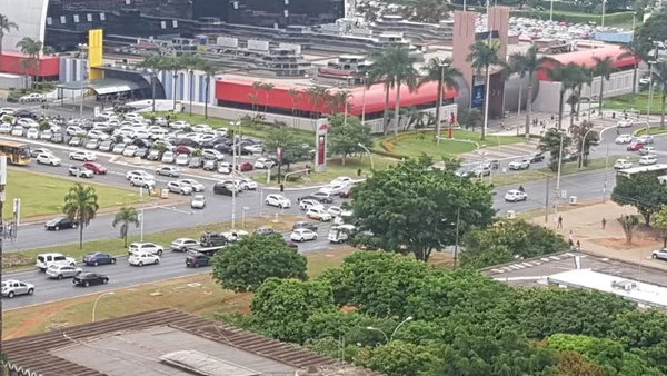 Apagão na Asa Norte atinge 62 mil e pode ter sido causado por queimada