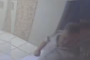 Homem surpreendeu a vítima ao sair de elevador