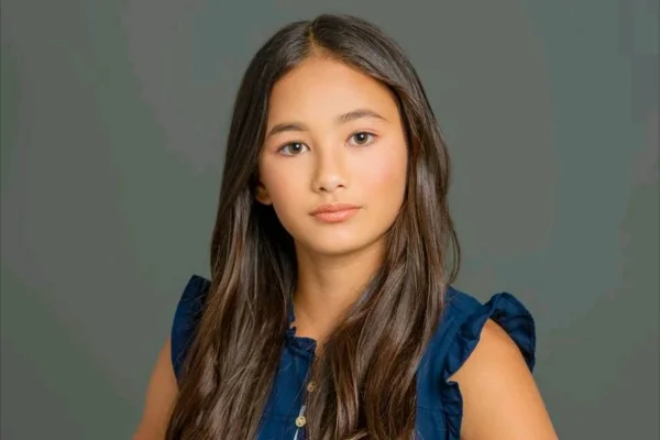 Imagem colorida de Kaylee Hottle em Godzilla vs Kong - Metrópoles