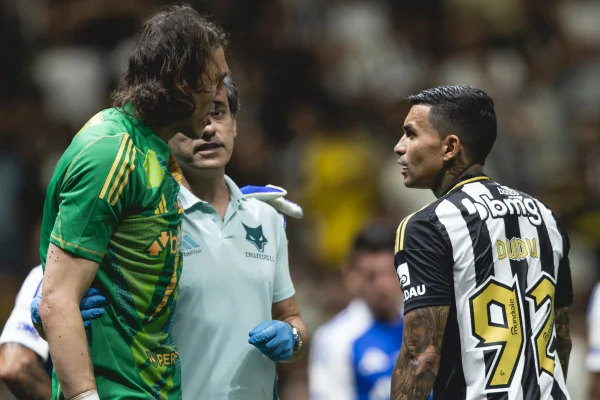 Imagem colorida da partida entre Atlético-MG x Cruzeiro