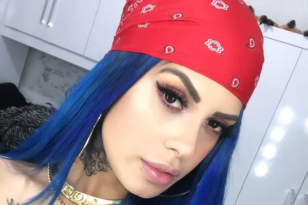 Tati Zaqui posta foto de fio dental no Instagram: “Ângulo”