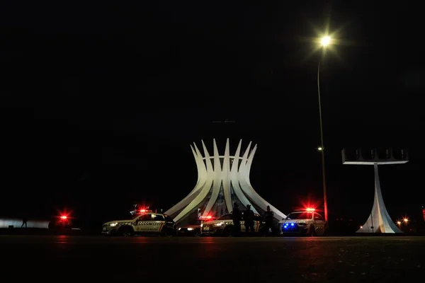 PM cerca Catedral após bispo ser ameaçado por apoiadores de Bolsonaro