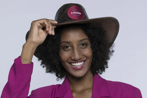 Peões dizem que Sabrina ganhará A Fazenda 11 por caso de racismo