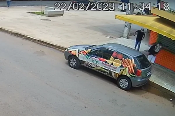 Vídeo: homem de 57 anos é esfaqueado no pulmão após tentativa de roubo