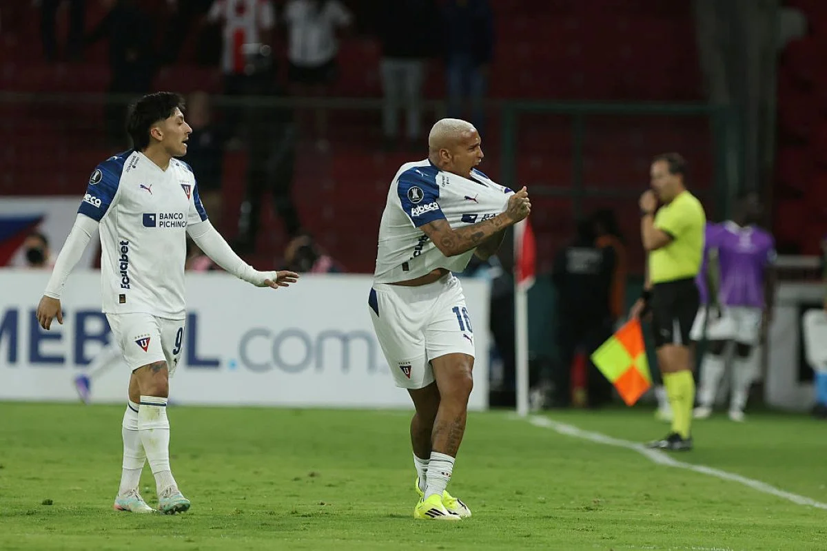 Deyverson, atacante da LDU Deyverson, atacante da LDU