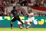 São Paulo busca centésima vitória contra Corinthians