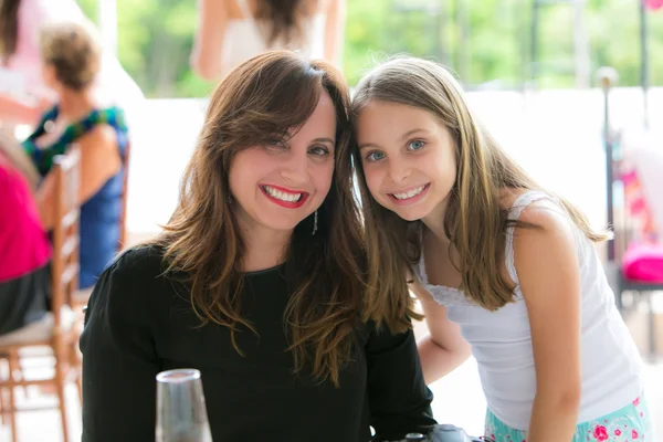 Karla e Lisa Nasr
Karla e Lisa Nasr