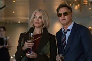 David Morrissey como Thomas e Hannah Waddingham como Heidi em A Mulher na Cabine 10 David Morrissey como Thomas e Hannah Waddingham como Heidi em A Mulher na Cabine 10