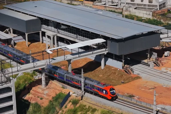 Estação Nova Suíça e o novo trem chinês (Viva City)