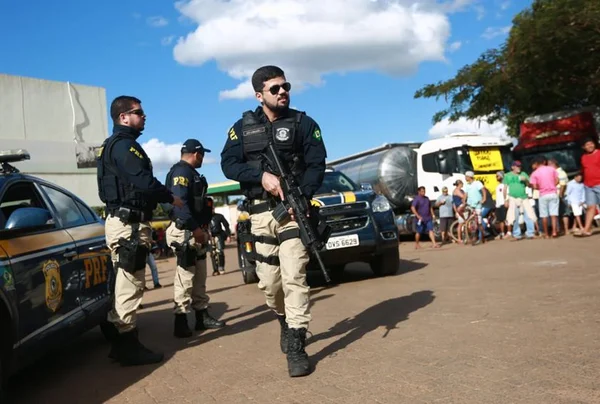 policiais da PRF