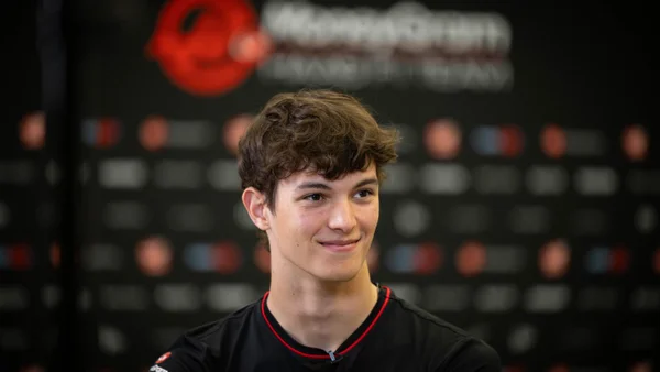 Ollie Bearman é anunciado como pilot da Haas para 2025