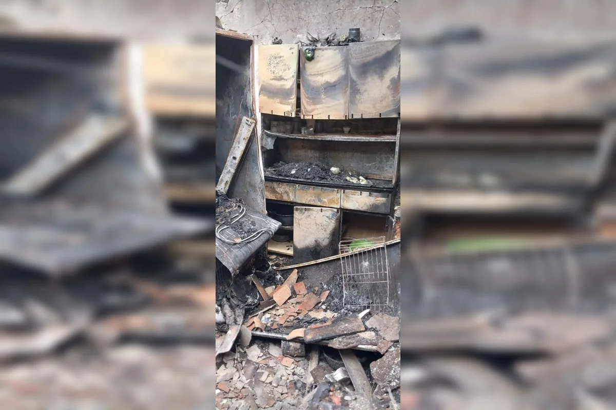Casal com 5 filhos tem casa destruída por incêndio no DF: “Perdemos tudo” - imagem 8 Casal com 5 filhos tem casa destruída por incêndio no DF: “Perdemos tudo” - imagem 8
